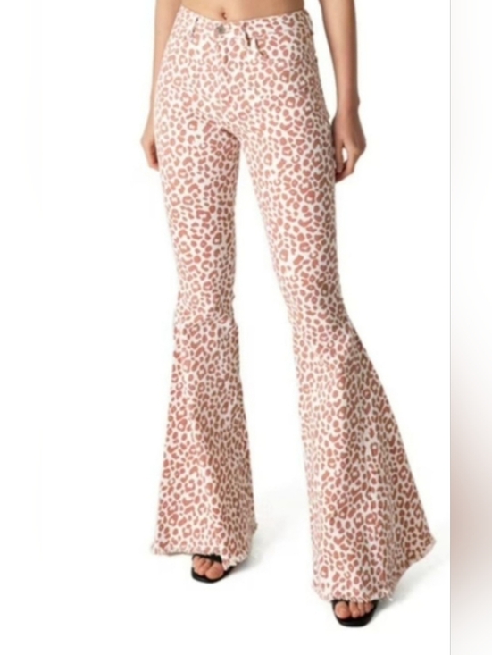 Saints & Hearts Denim - Women's SAINTS & HEARTS Beige White Leopard Flare Jeans L